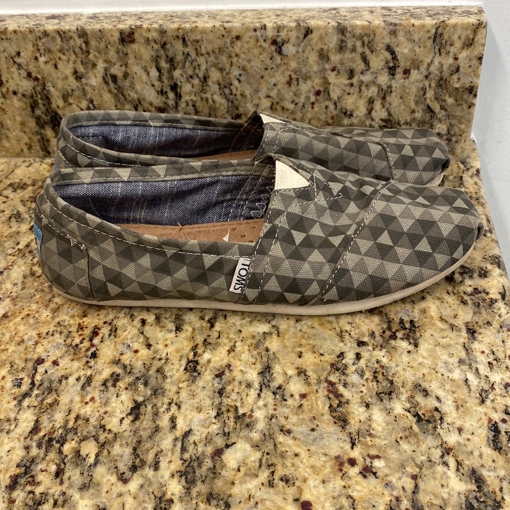 Toms flats size 7.5